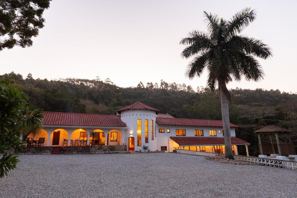 Villa Colinas at Serenity Hills, Маргит