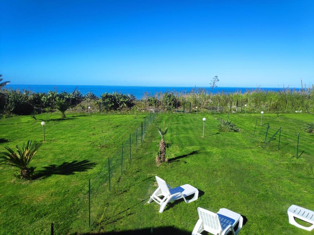 Campofelice Holidays East Villa - 1