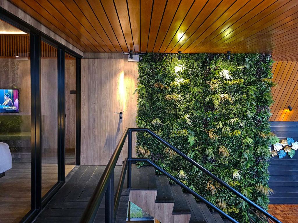 Villa 4-BR Klub Bunga No. 4 Batu Malang