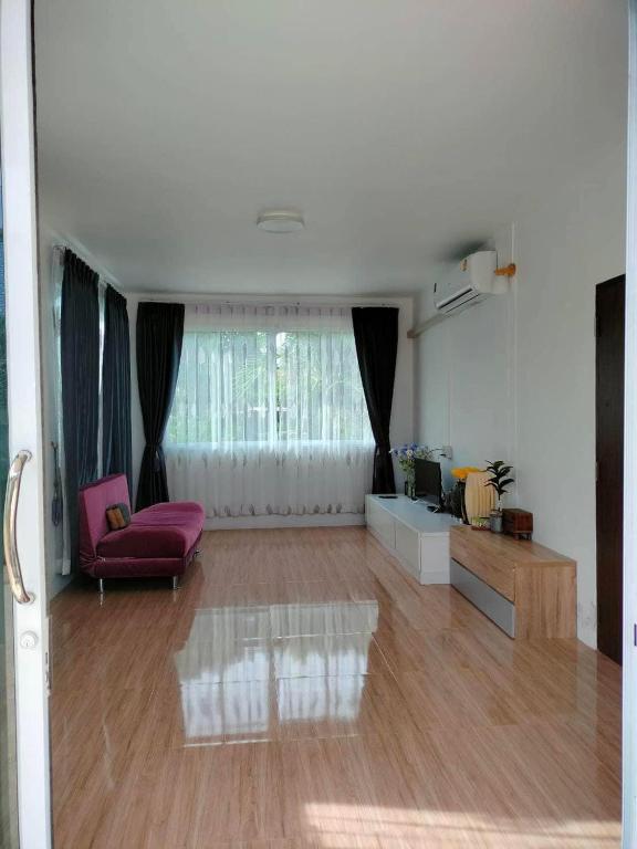 Coco Villa2, Khun Han