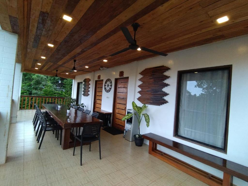 the Farmhouse Private Resort의 침실 내부