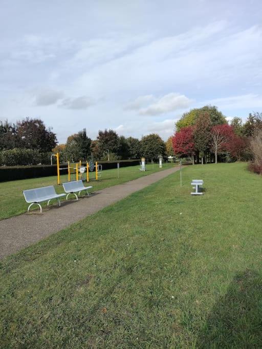 Le Domaine Réservé , parking et écrin de verdure - 3