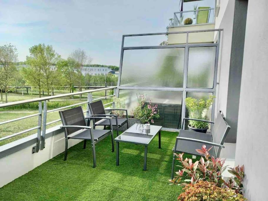 Le Domaine Réservé , parking et écrin de verdure - 5