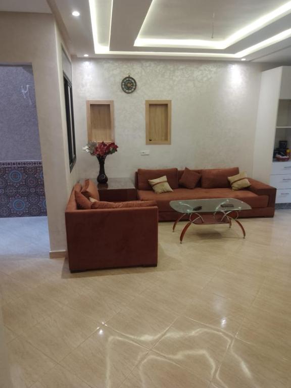 Un splendide appartement, Džadída