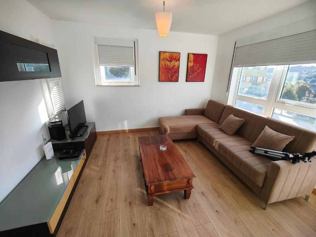 Chalet con WIFI , PS4 , garaje, 5 dormitorios, 3 baños, Santiago de Compostela - 5