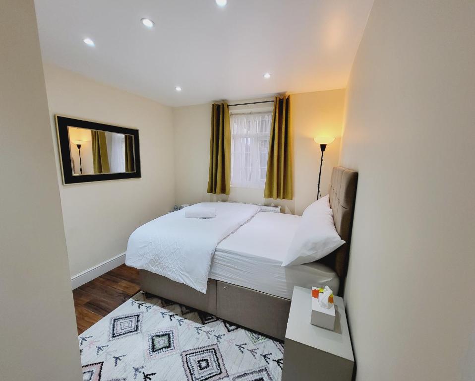 Modern En-Suite Garden View Room - Self Check-In, Ashford