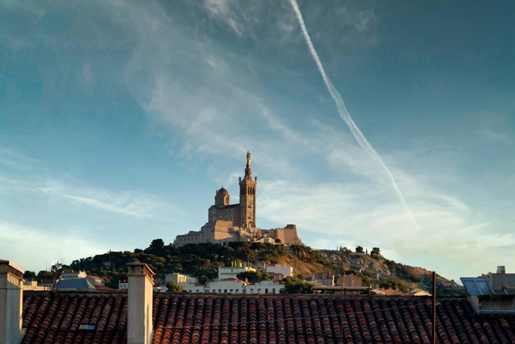Pied à terre Vieux Port vue Notre Dame de la Garde, Marseille