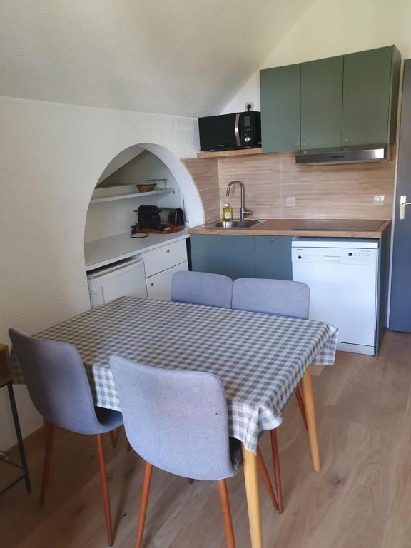 Pléiades , Apt 5 p, 1 grande chambre, un coin montagne et une place de parking , belle vue - 4