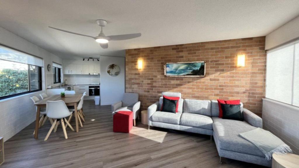 Moreton Sands Unit 1, Caloundra