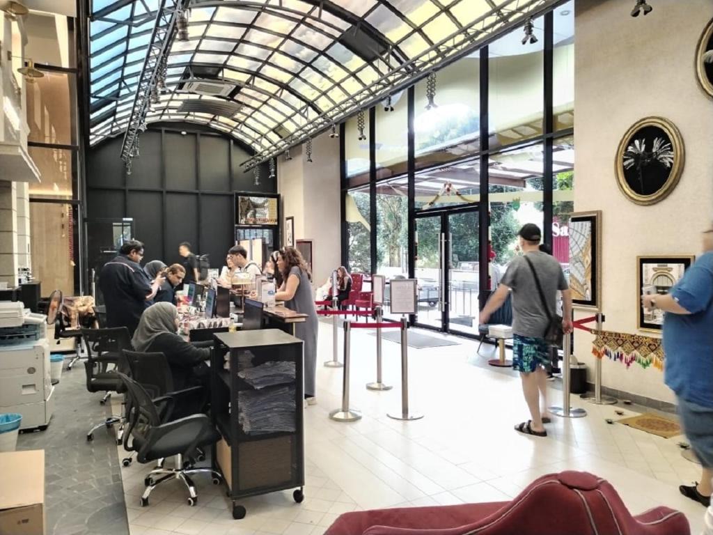 フロント・ロビー