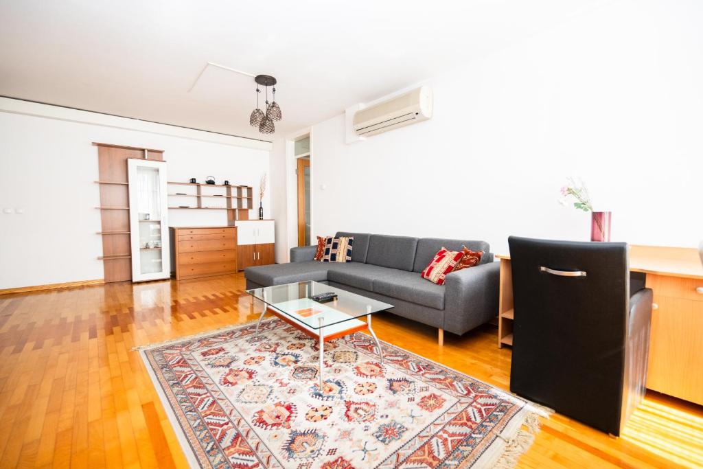 Modern 2BDR apartment in the center - FREE PARKING - 2