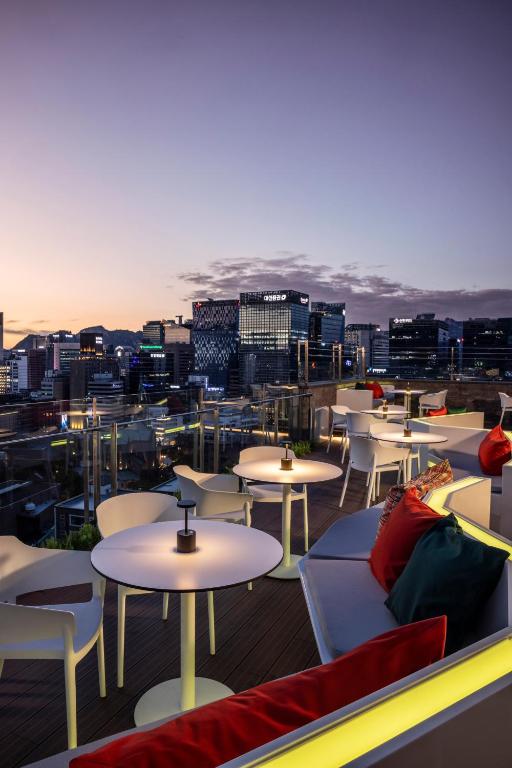 Restaurant, ibis Styles Ambassador Seoul Myeongdong in Seoul