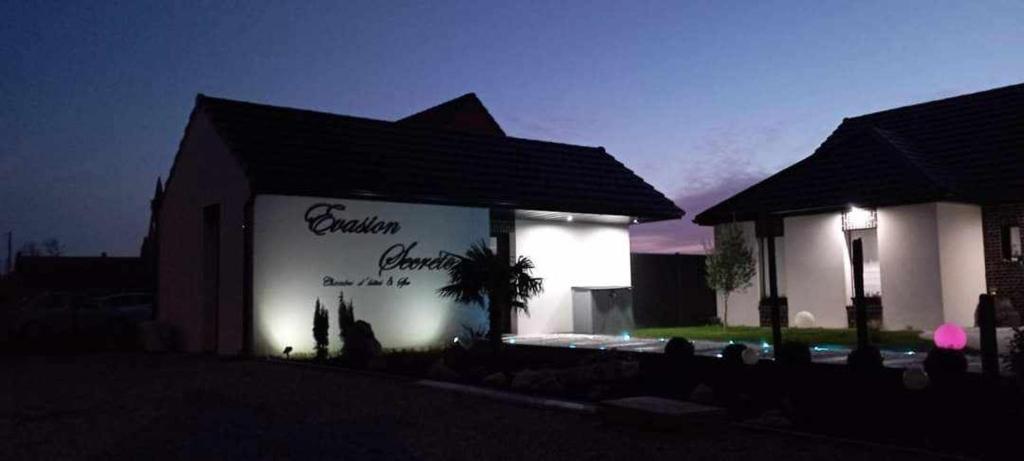 Évasion secrète, Sainte-Marie-Kerque