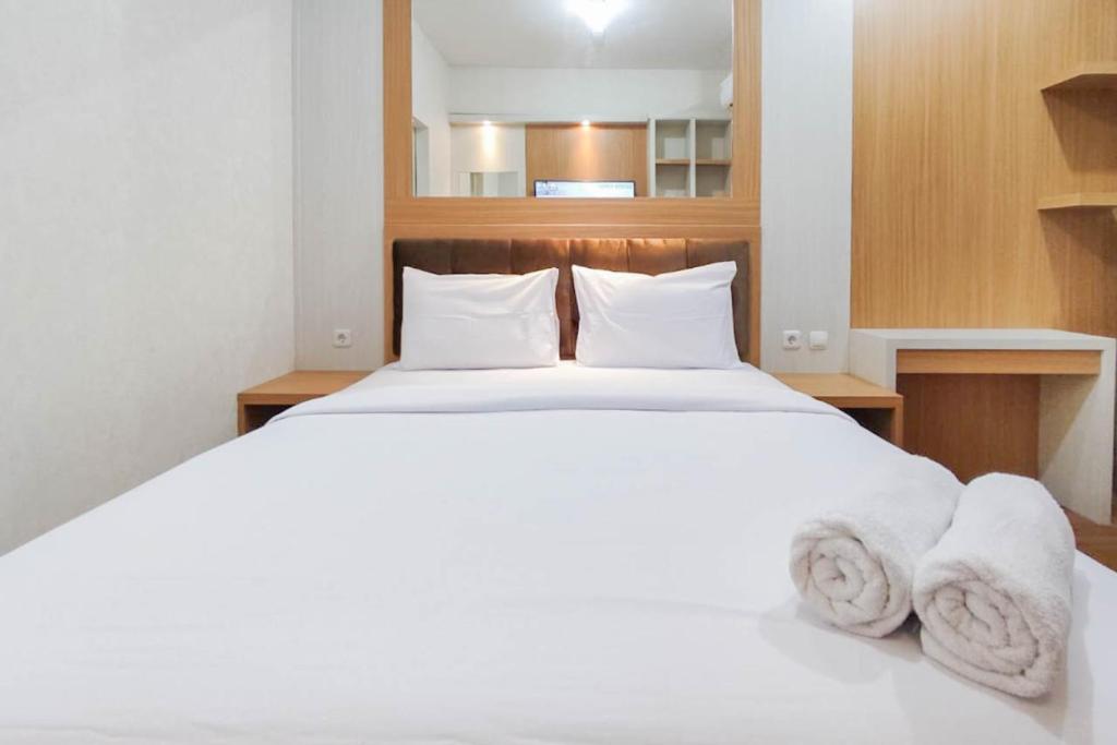 Minimalist and Homey Studio at Amartha View Apartment By Travelio, Semarang