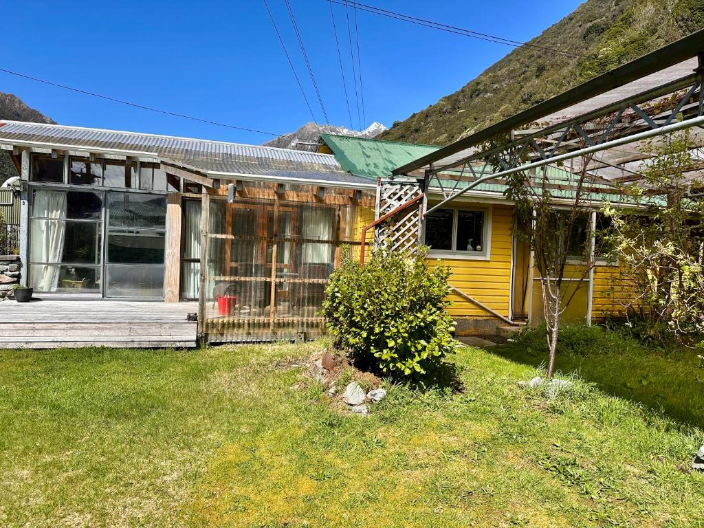 Alpine House, Holiday Home, Sleeps 8, Super Cosy, Otira