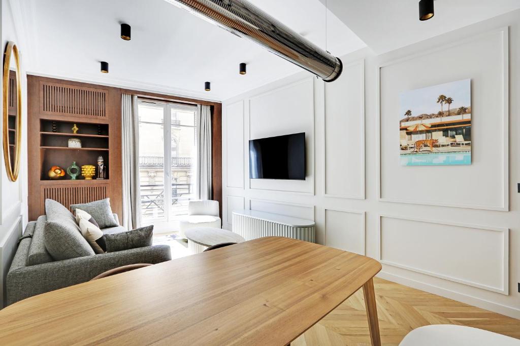 Pick A Flat's Apartment in Triangle d'Or - Pierre 1er de Serbie - 5
