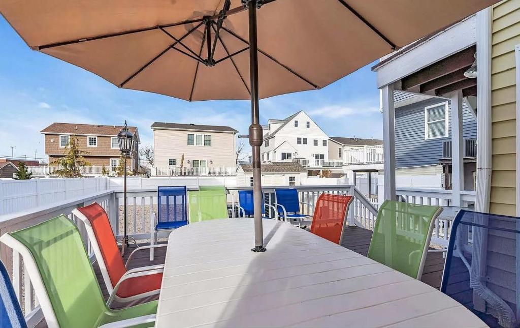 Seaside Getaway! 3 Blocks to Beach with Washer-Dryer, Seaside Heights