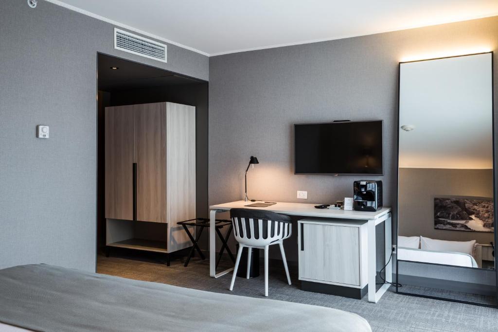 Solace Hotel Santiago photo