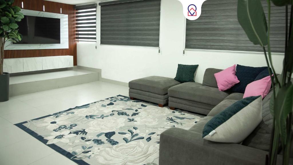 Modern & Best Location Airport US Embassy Boarder, Tijuana