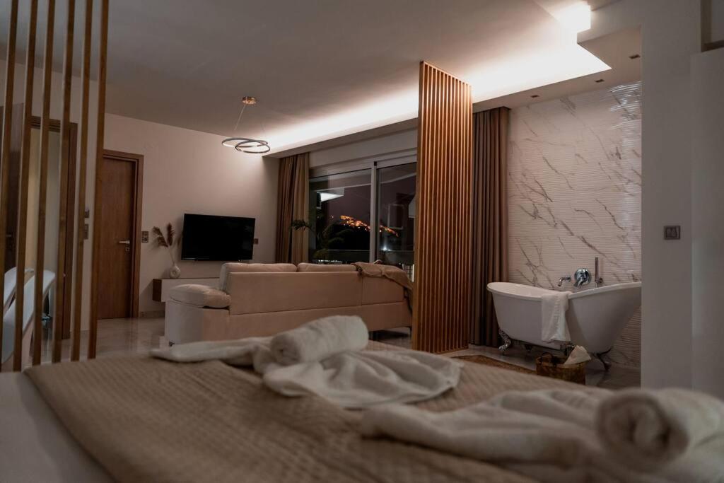 Elite Suite 1, Ária