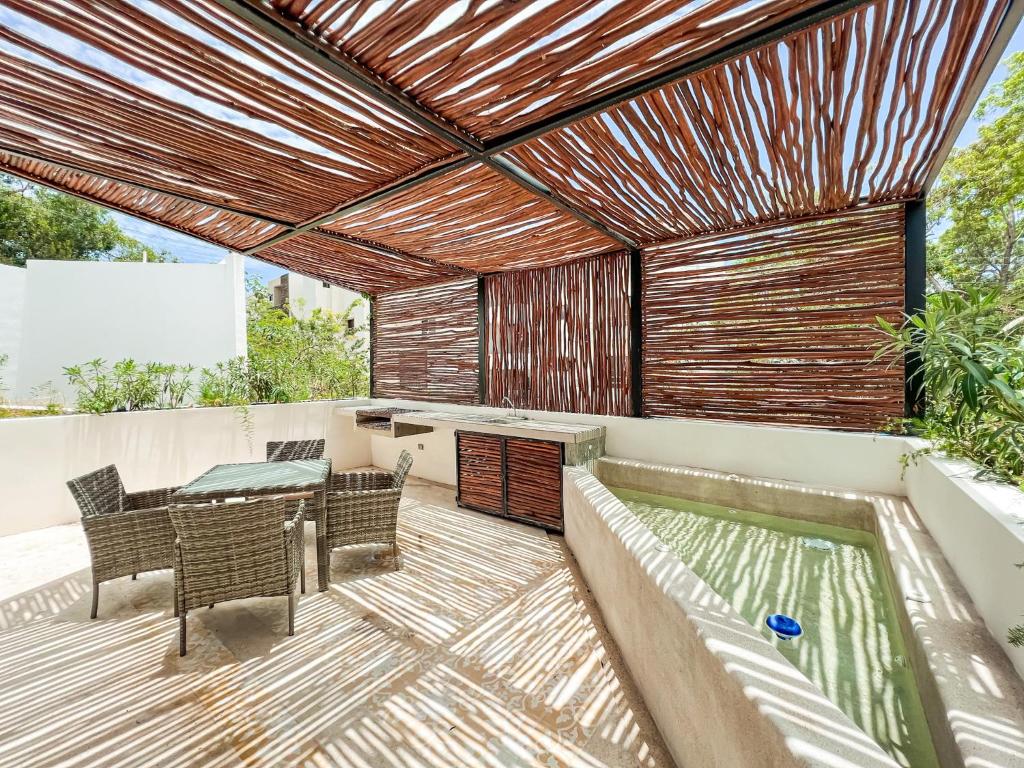 3BR House with Private Pool in the Heart of La Veleta, Tulum