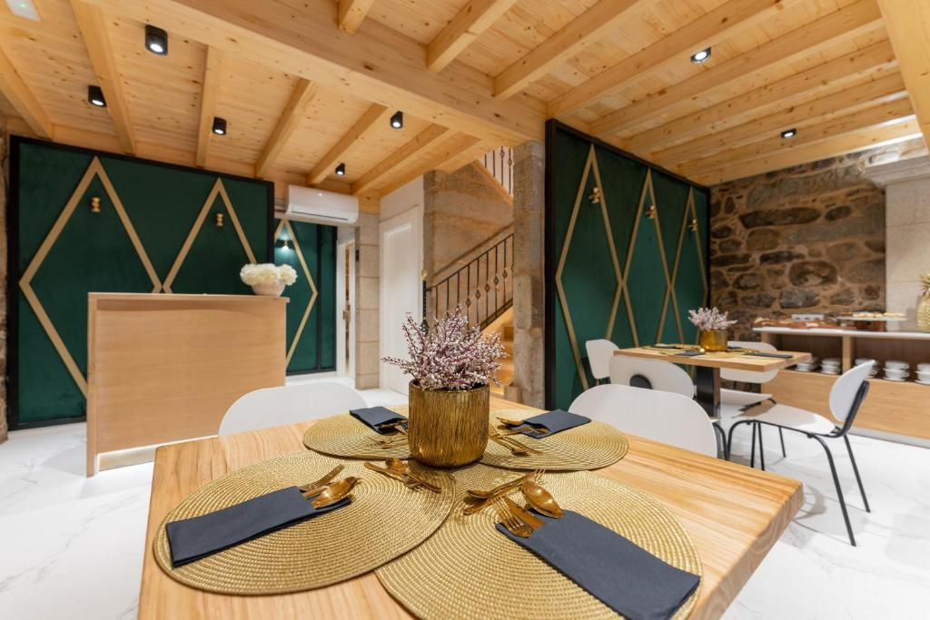 Hostal HCELENIS, Caldas de Reis