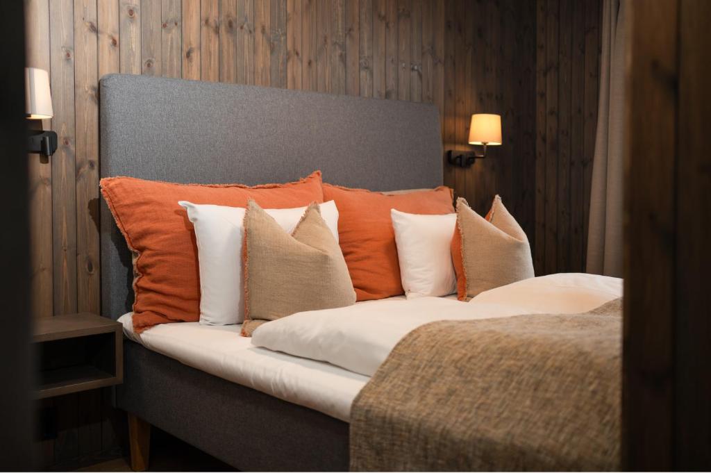 Family Room with Mountain View