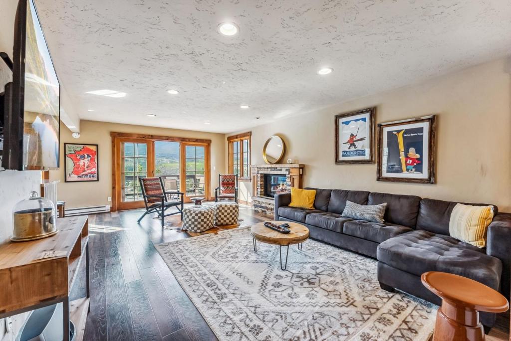 Breckenridge Escape with Hot Tub and Mountain Views, Breckenridge