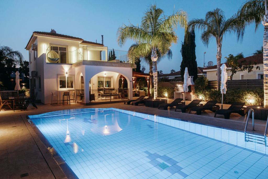 Sunset Villa private complex heated pool, Ayia Napa