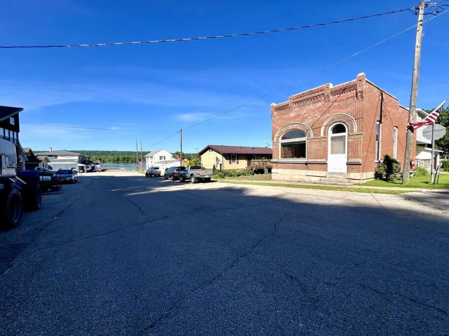 Clayton Bank on the Banks of the Mississippi!, Clayton