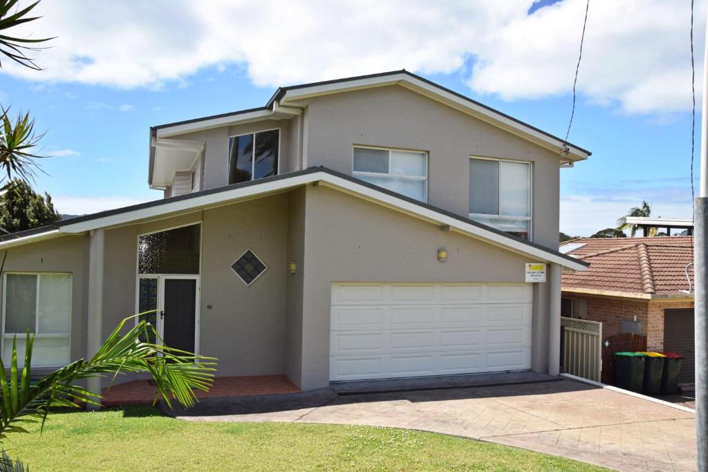 Pete's Place - Bring your own linen., South West Rocks