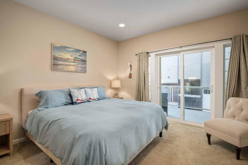 Sea La Vie., Rockaway Beach