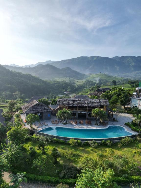5. Mường Lò..