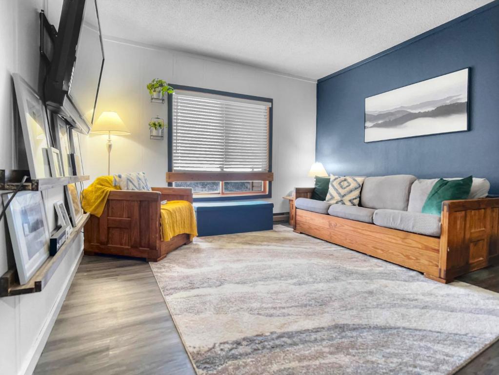 TOTW324 Stunning Views Ski In Out WiFi Slopeside, Snowshoe