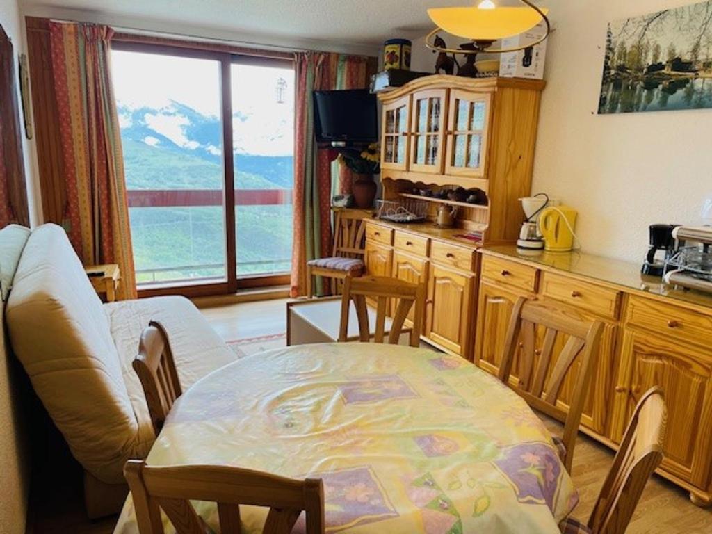 Appartement rénové au pied des pistes avec accès piscine - 1