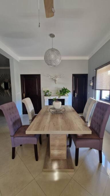 Peaceful & Modern Corner Apartment, Qala