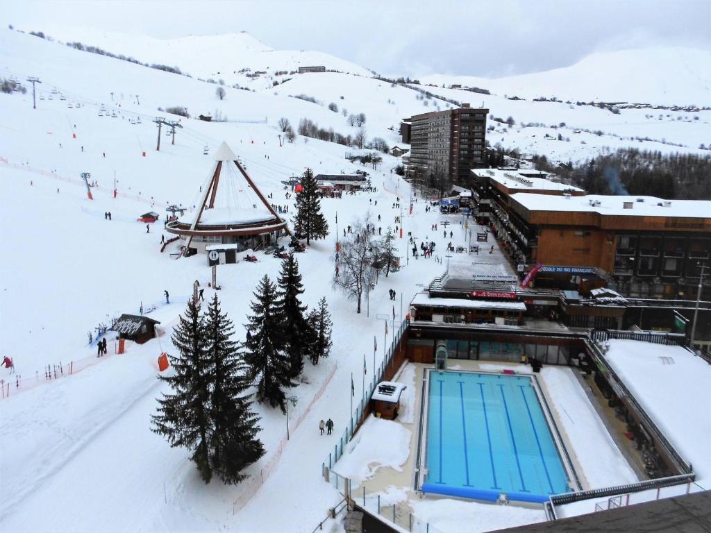 Appartement cosy skis aux pieds, balcon avec vue front de neige - 3