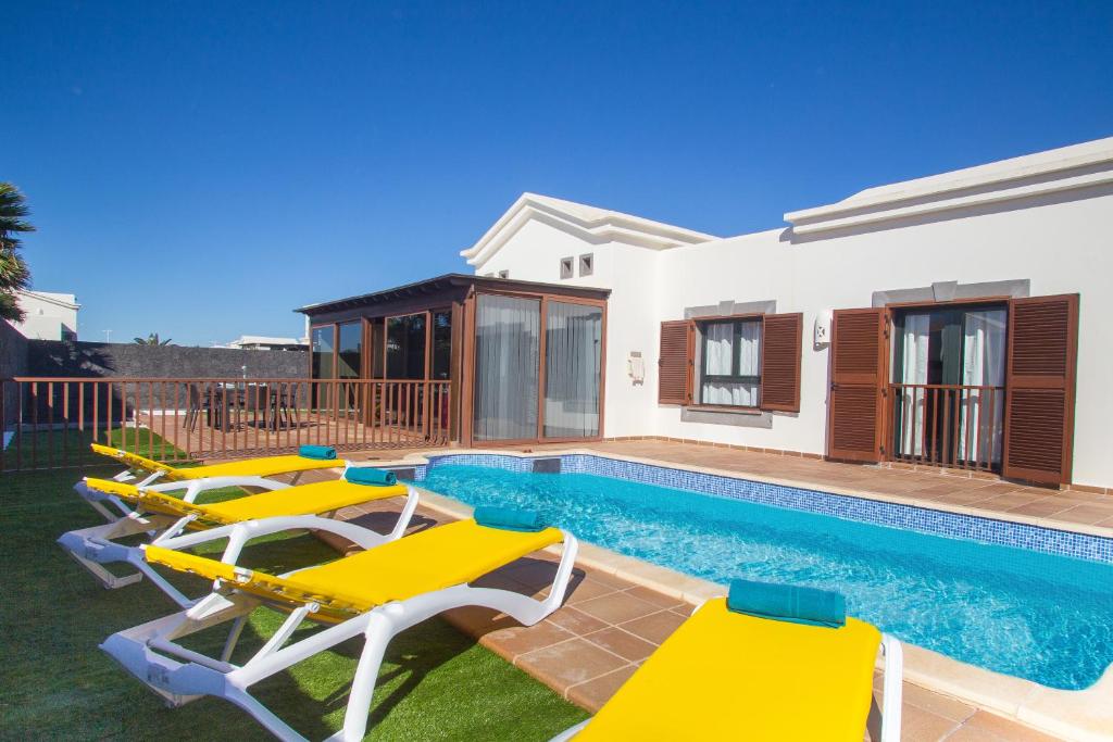 Villa Alhambra in Playa Blanca, Spain reviews, prices of Hotels