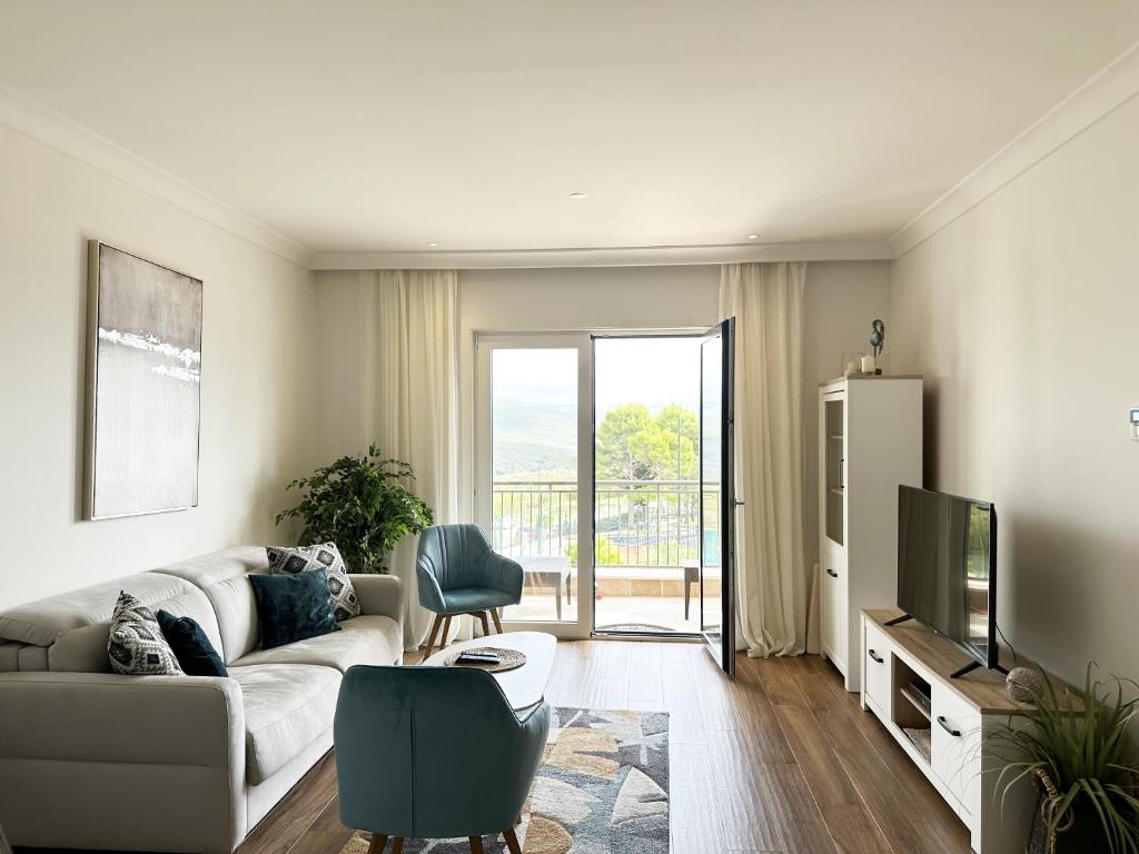 Contemporary One Bedroom Apartment - Lustica Centrale - 2