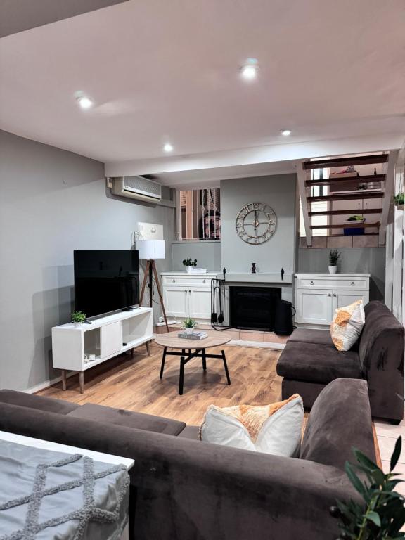 Olives by Agnes, Hartbeespoort