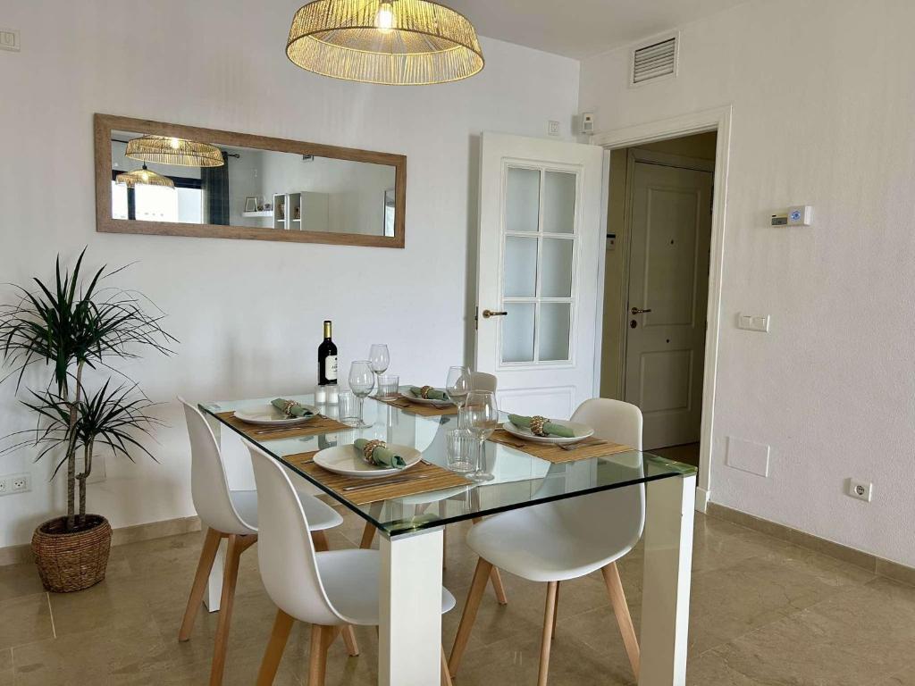 2105-Apt 2 bedrooms, on the beach, port view, pool - 4