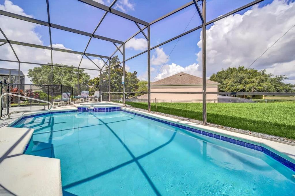 Windsor Palms Villa with Very Private Pool, Kissimmee