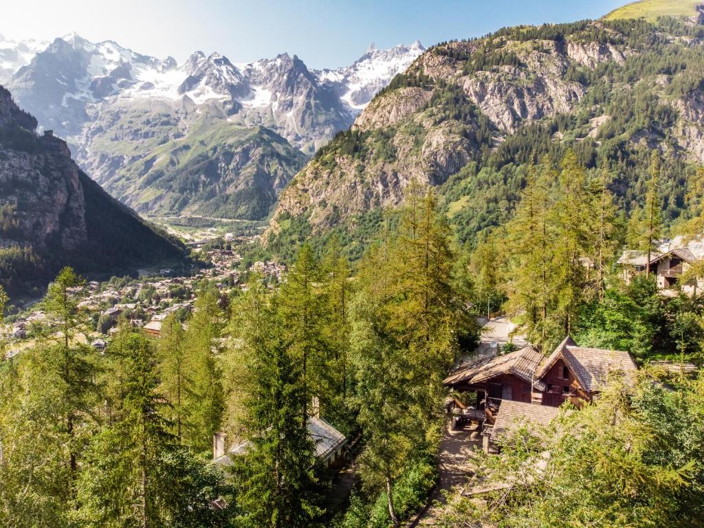 Parcheggio-Camino-8pax - Chalet immerso nella Natura - 5