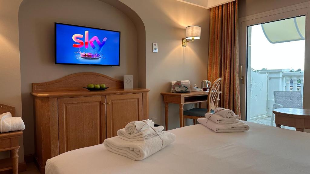 Palace Hotel Desenzano — Hotel rooms in Desenzano del Garda, Lombardy