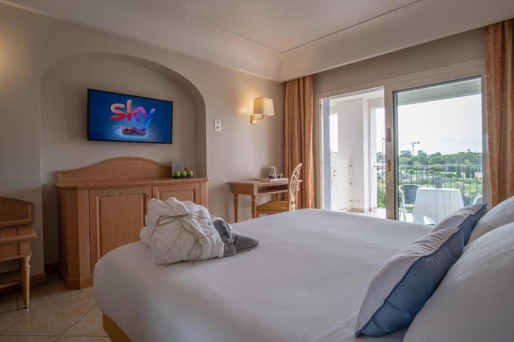 Palace Hotel Desenzano — Hotel rooms in Desenzano del Garda, Lombardy