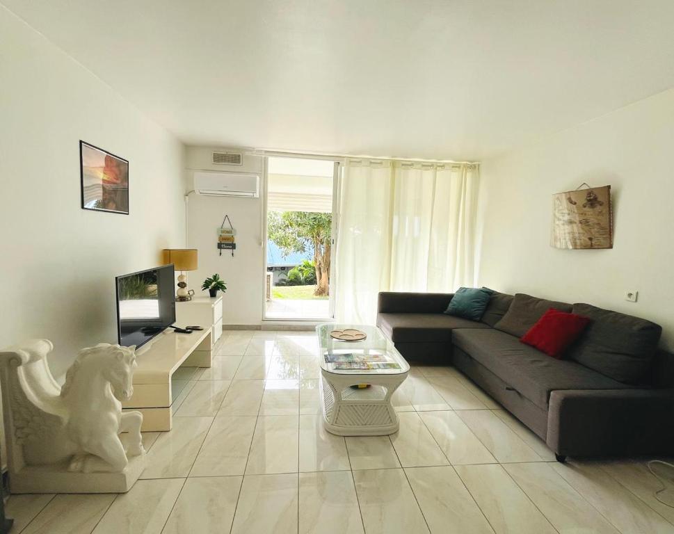 Studio face mer, piscine et plage par escalier, Cul de Sac