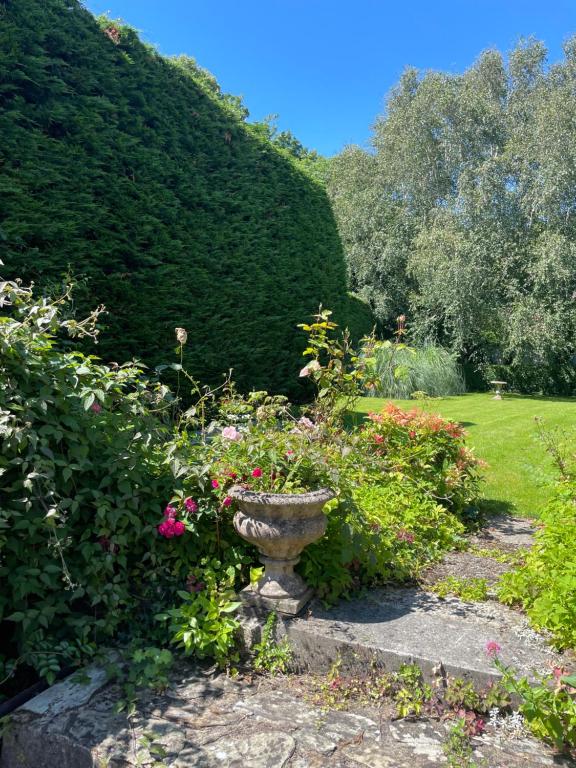 2,Tros yr Afon, Beaumaris