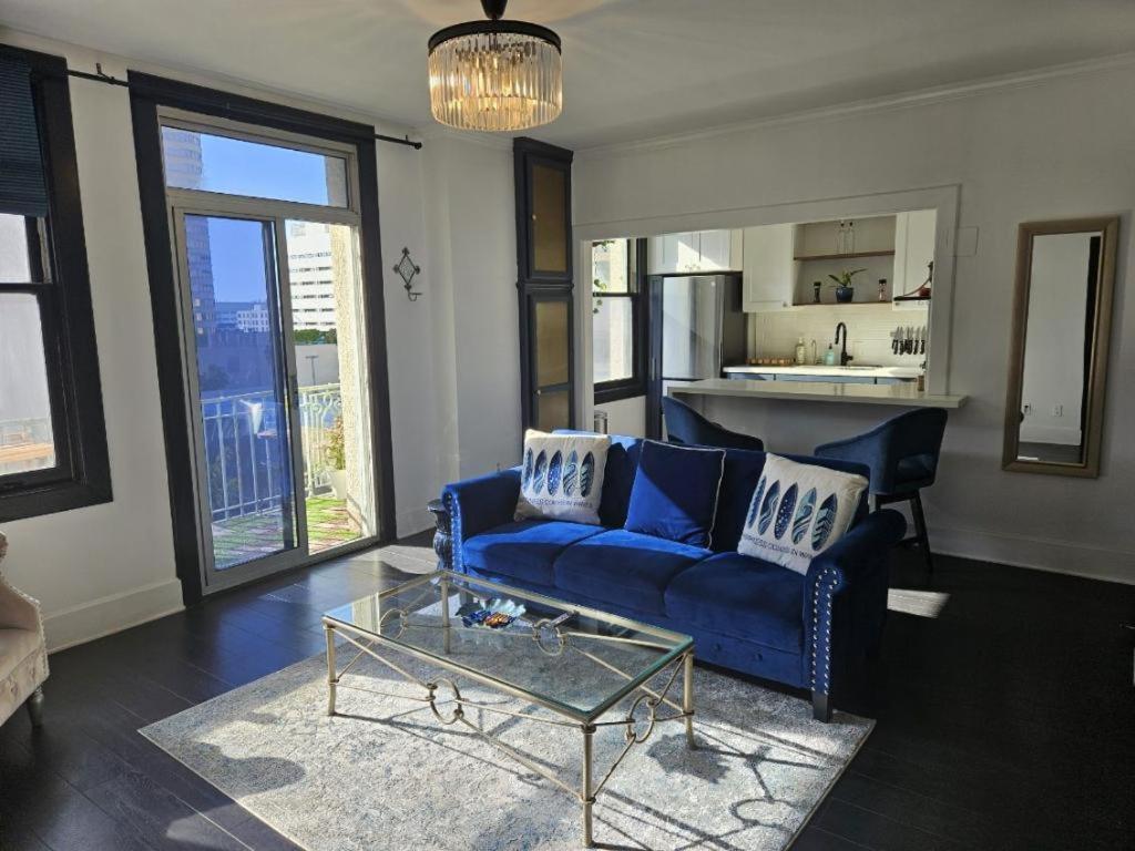 Luxe Suite Convention Center Partial Ocean View with Free Parking, Long Beach