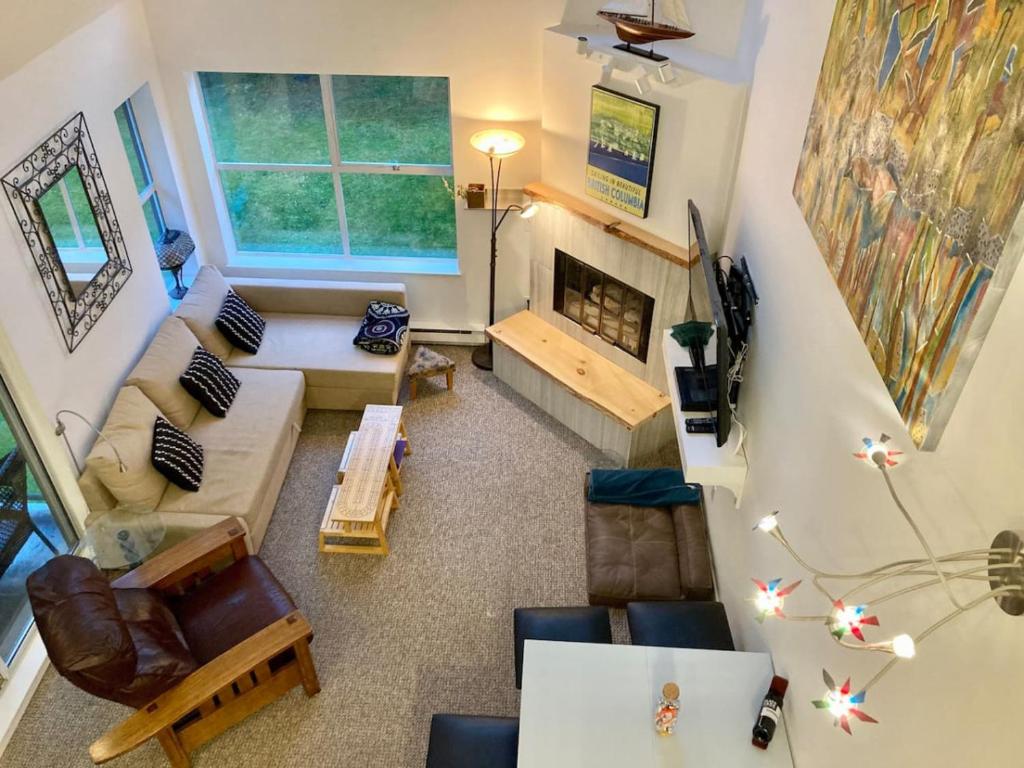 The BIRDs NEST in the Benchlands, Whistler