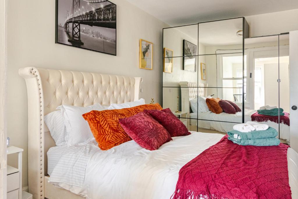 Elegant 4BR & 4BA House in DC, Washington